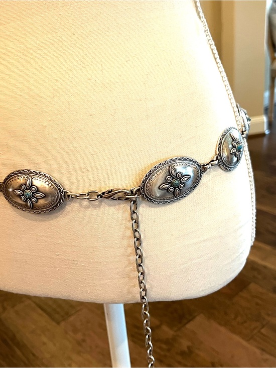 Silver-Tone Oval Link  Concho Belt with Turquoise Accents Western main image 12